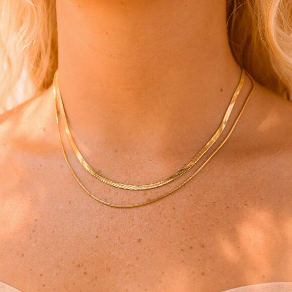 Silver Layered Herringbone Necklace – Hypoallergenic, Tarnish & Water-Resistant - Picture 2 of 2